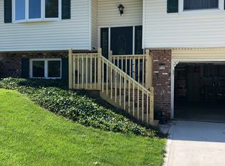 402 Hyder Dr, Madison, OH 44057