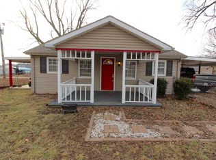 1005 1/2 S Center St, Fort Branch, IN 47648