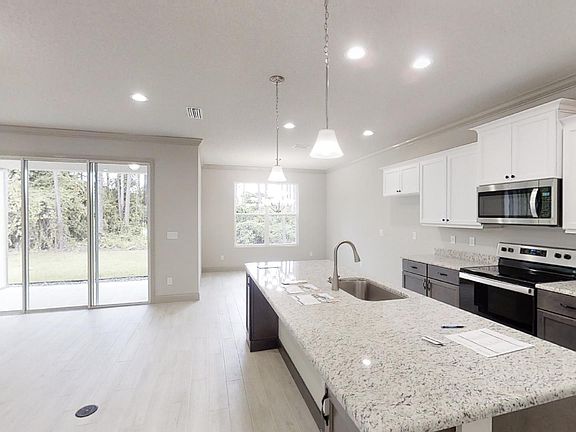 4th image of 19 Pheasant Dr