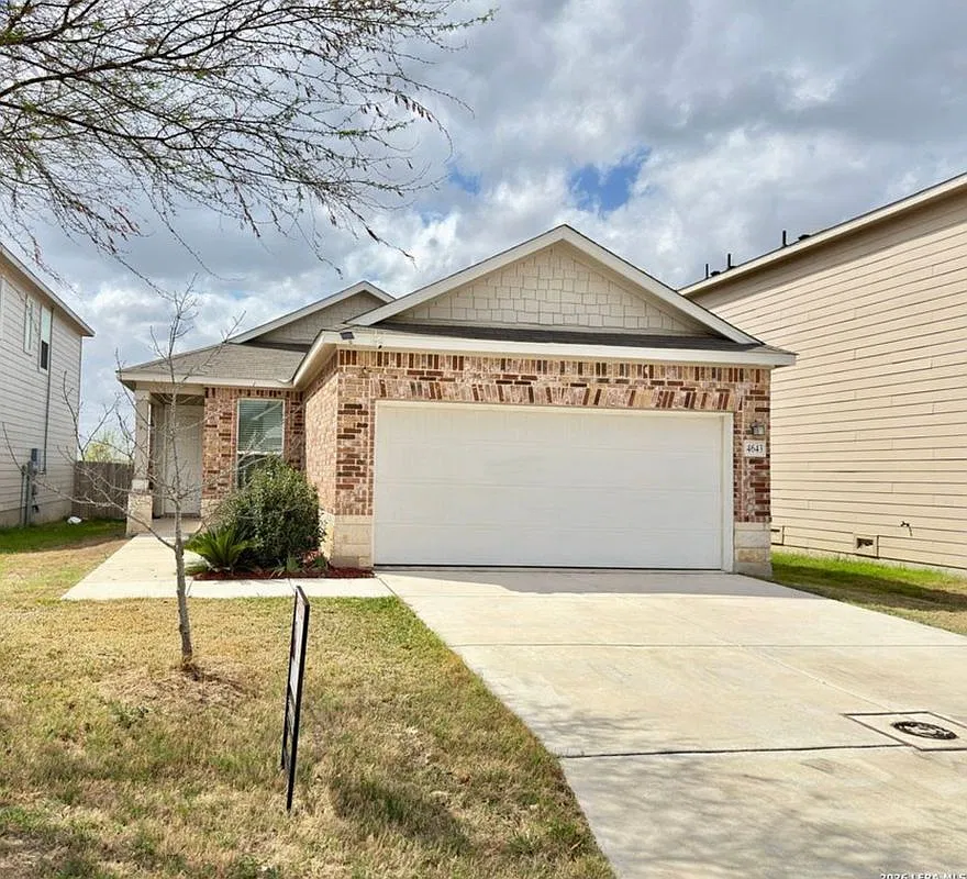 3 bed, 2.0 bath, 1418 sqft, $1,700 — Photo 3