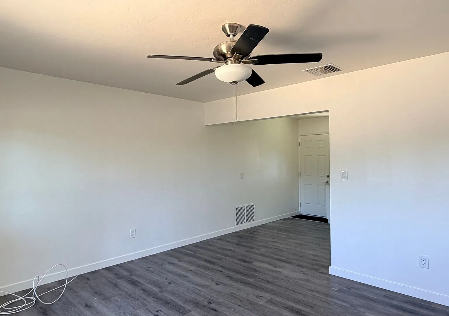 2 br 1 bath house in Imperial Beach CA — Photo 3