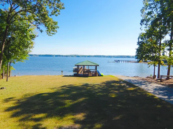 38 Sturkie Ln, Prosperity, SC 29127