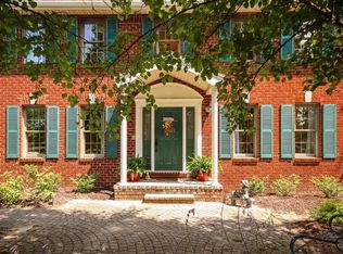 9461 Cambridge Dr, Saline, MI