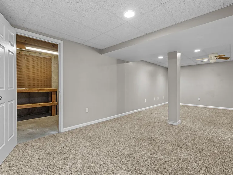 6593 Buckingham Palace Dr — Photo 42