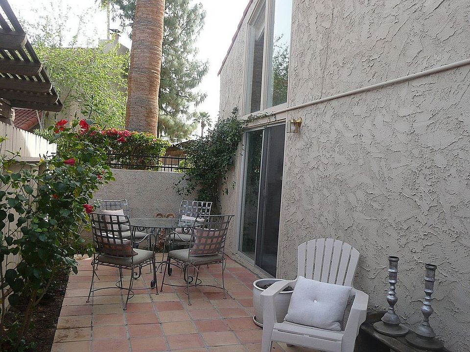 Sunny Patio w herb garden