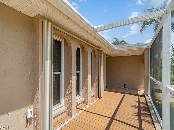 5th image of 1403 SE 33rd St