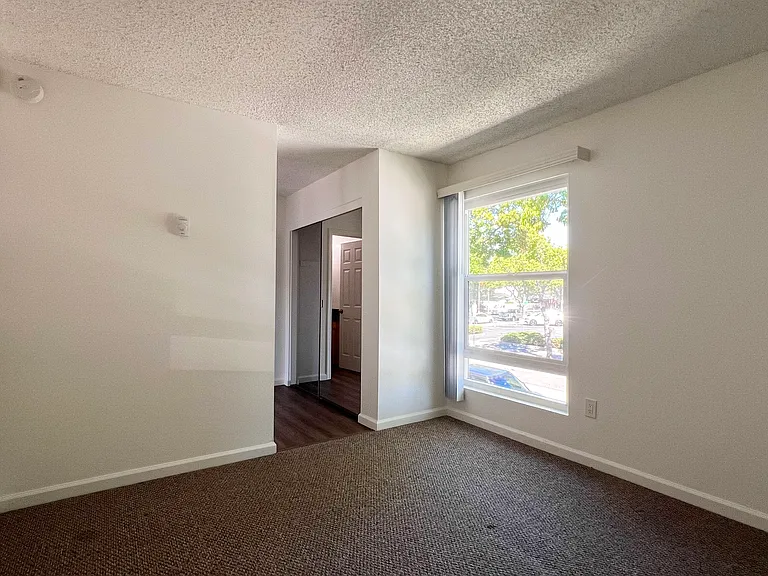 Orange Plaza Villa Apartments — Photo 24