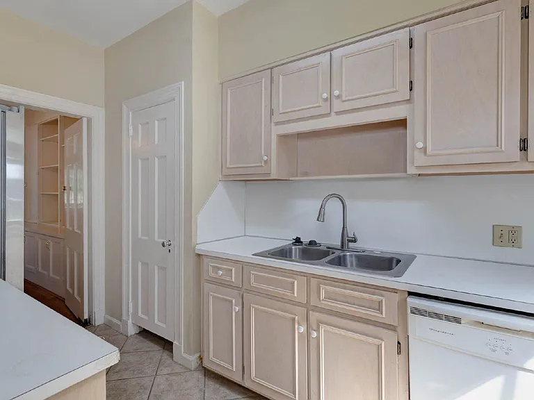 1523 Dixon Dr — Photo 18