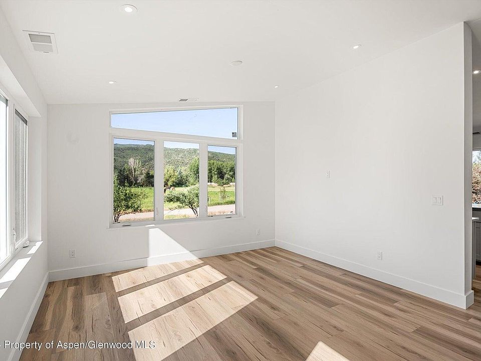 2nd image of 305 Arlian Rd