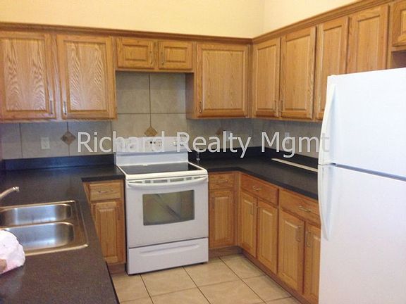 3rd image of 2125 Archer Blvd