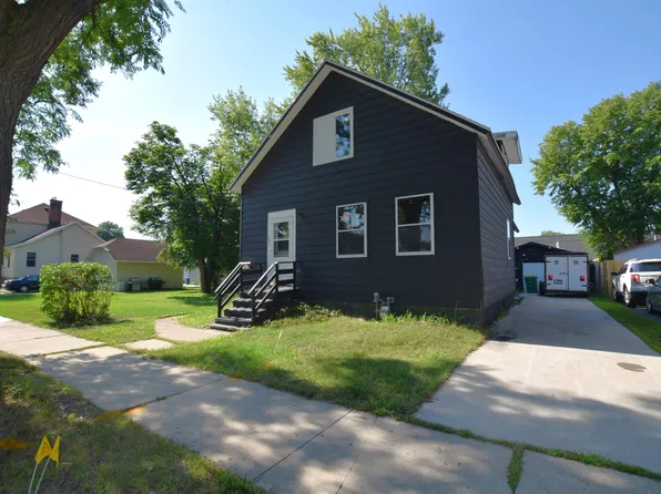 1268 Harvey St, Green Bay, WI 54302