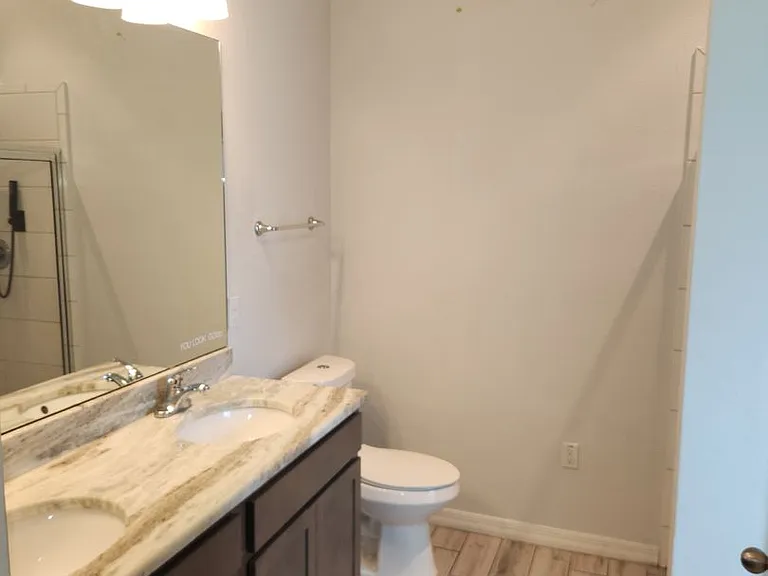 1108 Constantine St — Photo 13