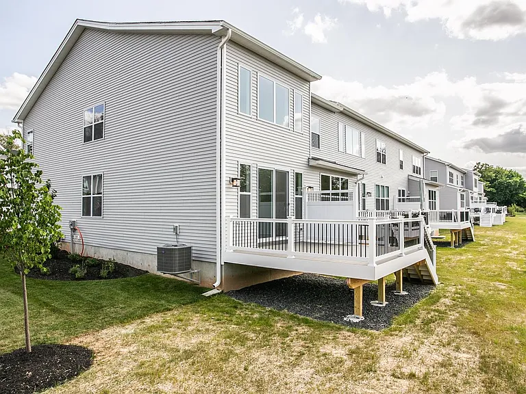 665 Levering St #665 — Photo 40