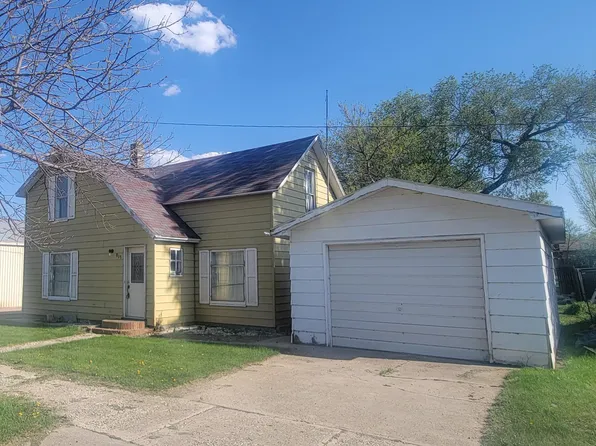 817 Saint John St, Faulkton, SD 57438