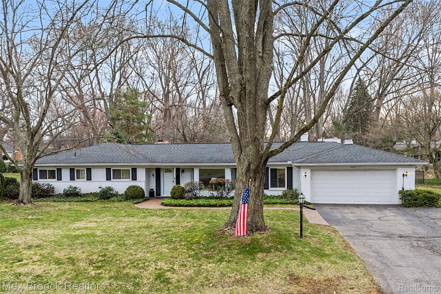 5567 Westwood Ln photo 1