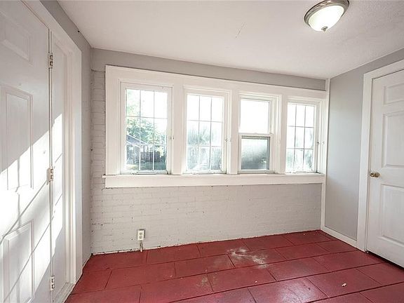 3rd image of 4046 Boulevard Pl