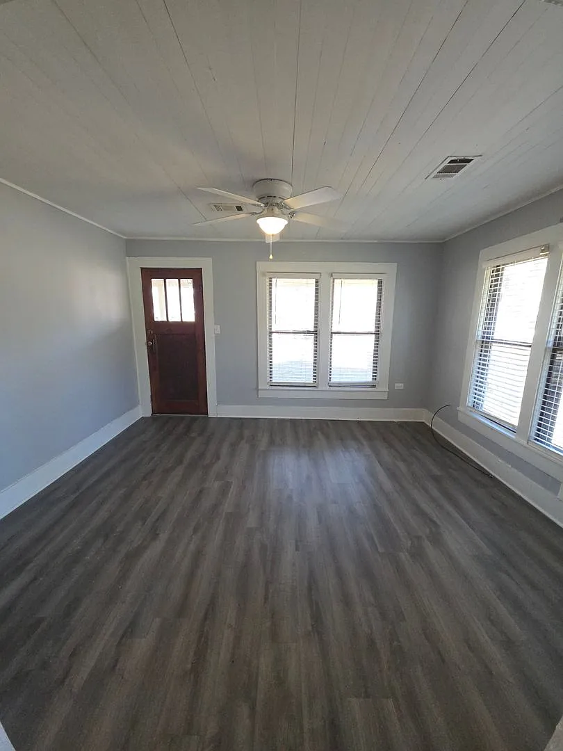 418 East L St — Photo 3
