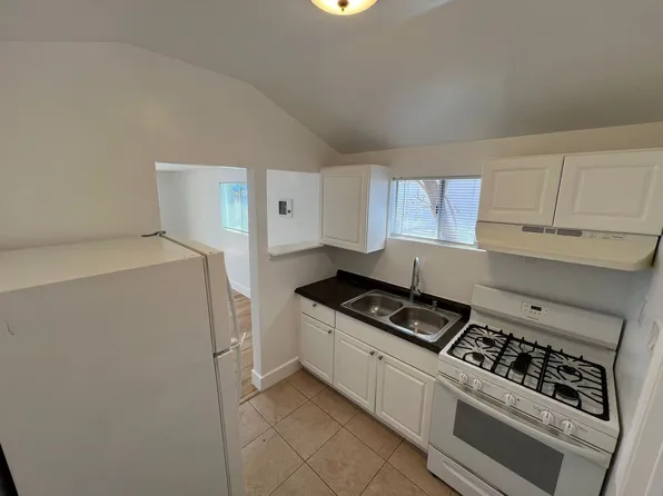 1555 Buckeye Dr APT C, El Cajon, CA 92021