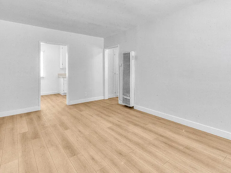 2820 Liberty Blvd #B — Photo 2