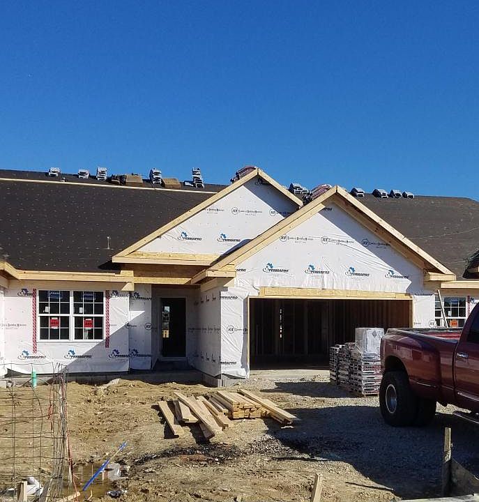 2nd image of 468 Villa Ln