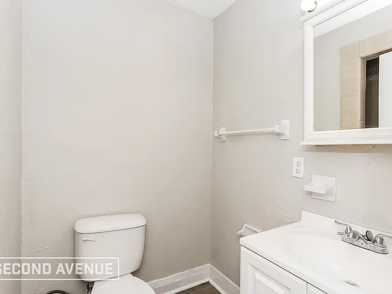 2727 W 45th St — Photo 17