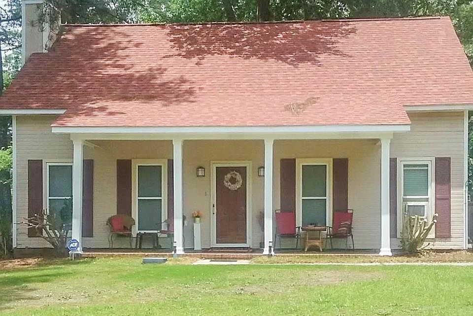 2nd image of 4061 Danielle Dr