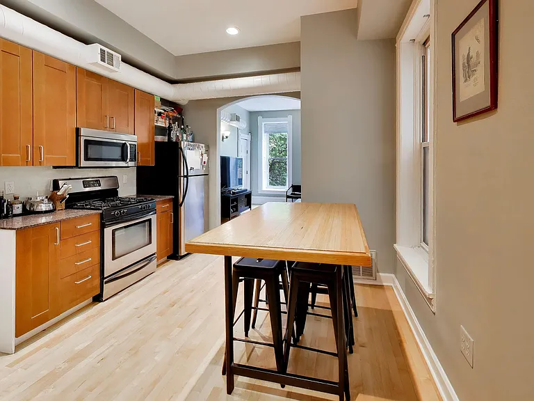 1729 W Erie St #2N — Photo 7