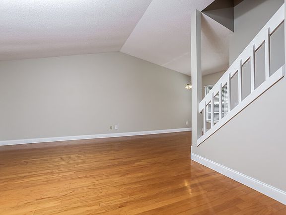 5th image of 3737 Valencia Grove Ln