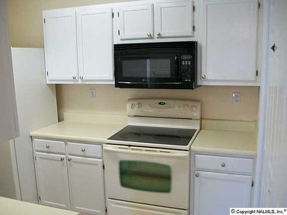 4th image of 5040 Seven Pine Cir