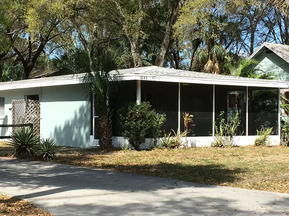 1843 6th St, Sarasota, FL 34236