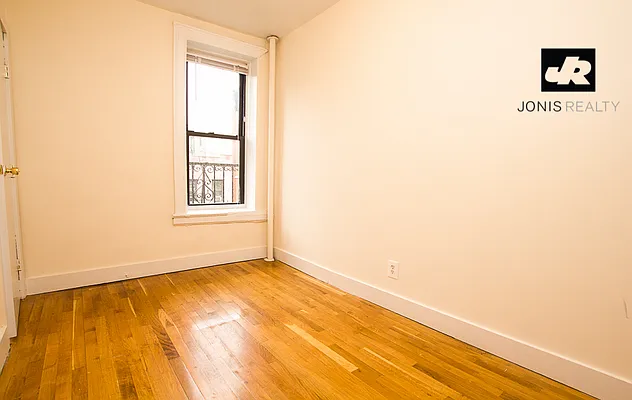 Rented by Jonis Realty | media 6