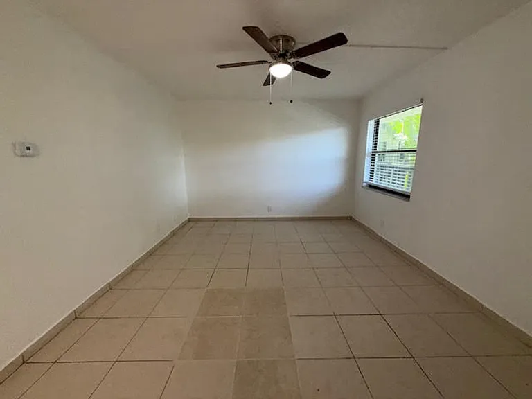 Riverside Manor/N'ice Apartments - 889 Riverside Drive, Ft. Lauderdale, FL 33312 — Photo 10