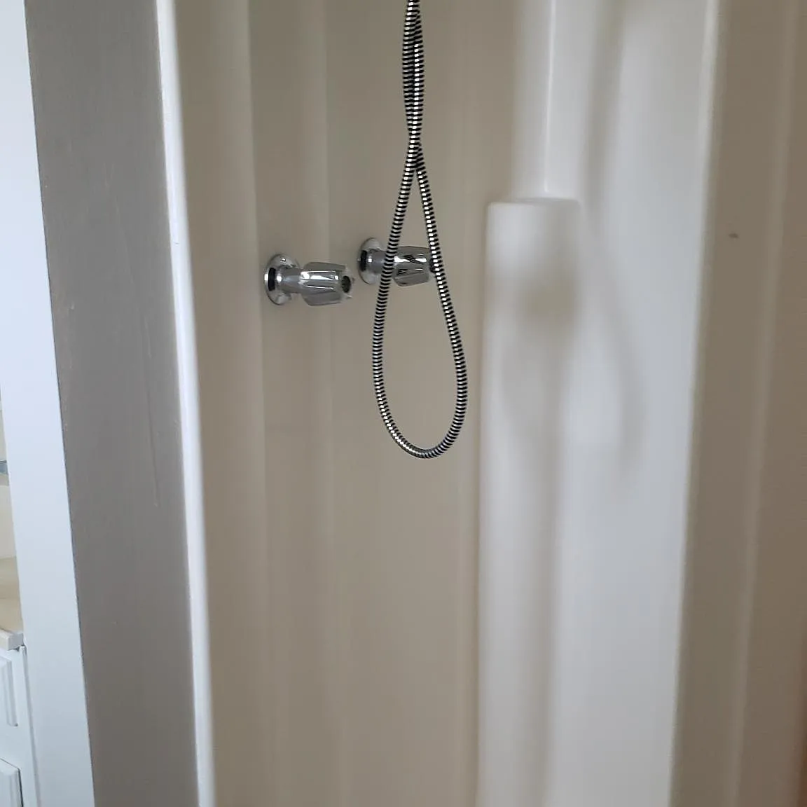 229 Arana Dr — Photo 2