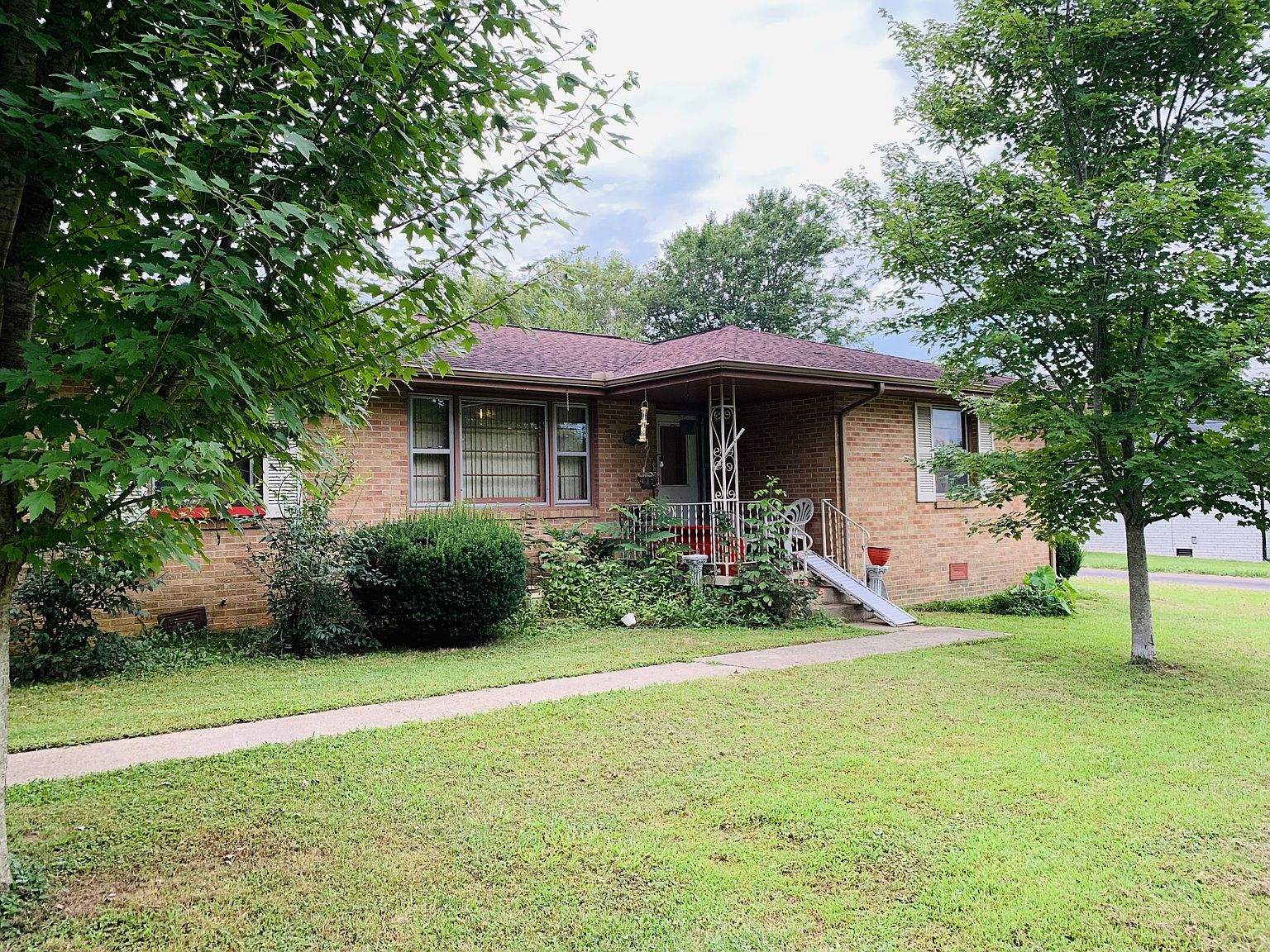 302 Dow Dr, Shelbyville, TN 37160 MLS 2549017 Zillow