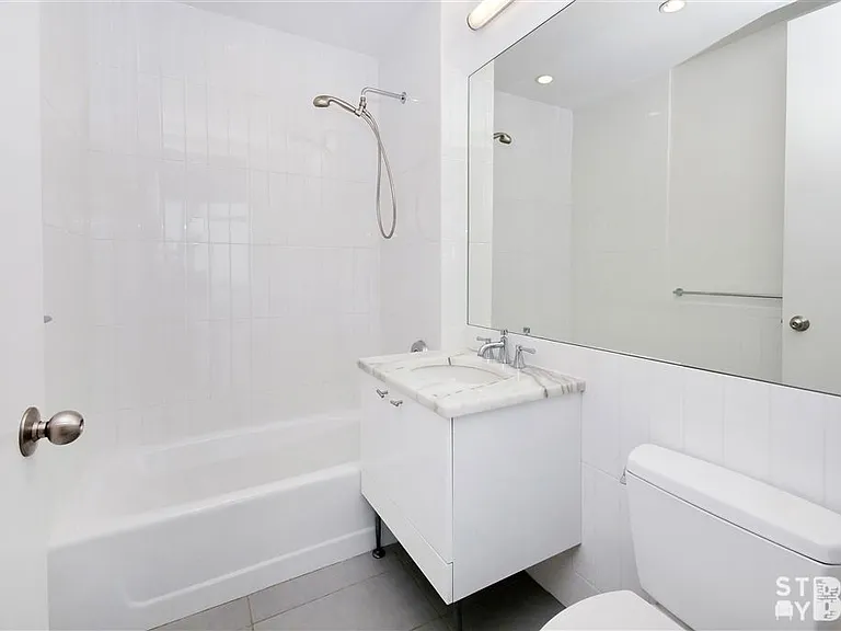 525 Clinton Ave #11N — Photo 12