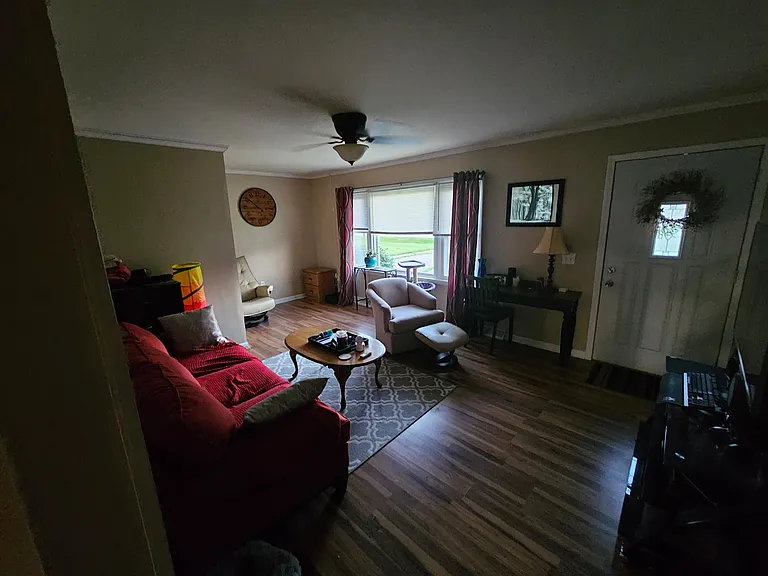2135 Tiffin Ave — Photo 5