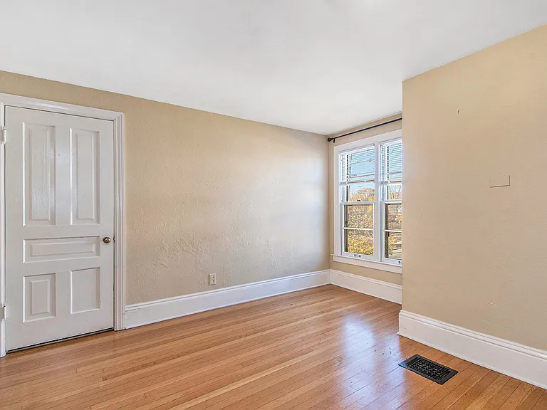 148 College Ave NE #3 — Photo 13