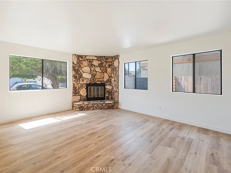 18324 Mansel Ave — Photo 10