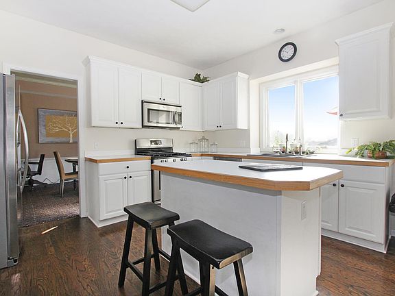 4th image of 7058 Penncross Ct SE