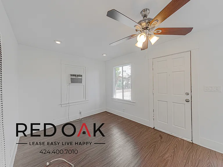 14377 Chatsworth Dr #14377 — Photo 6