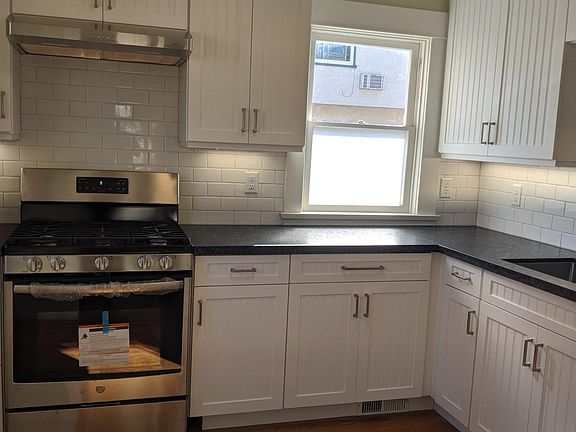 3rd image of 4577 Park Blvd APT 4