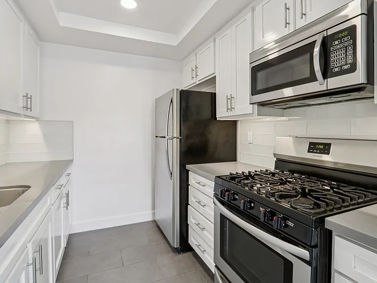 960 N. Alfred — Photo 27