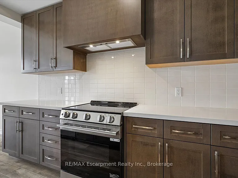 76 Valley Trail Pl — Photo 13