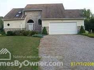 8698 Oatka Trl, Le Roy, NY 14482