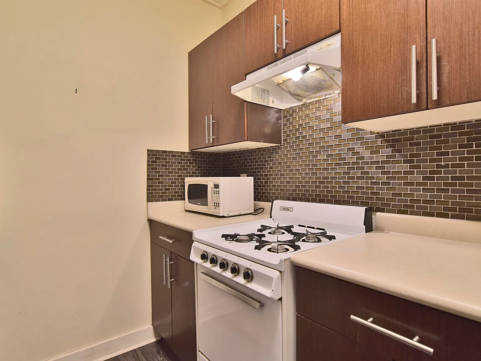 1 bed, 580 sqft, $2,790 — Photo 4