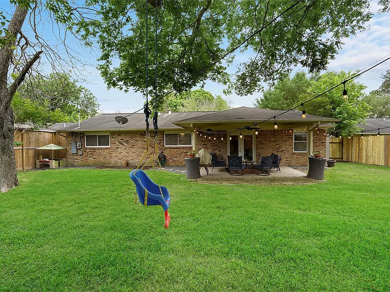 10710 Overbrook Ln — Photo 32