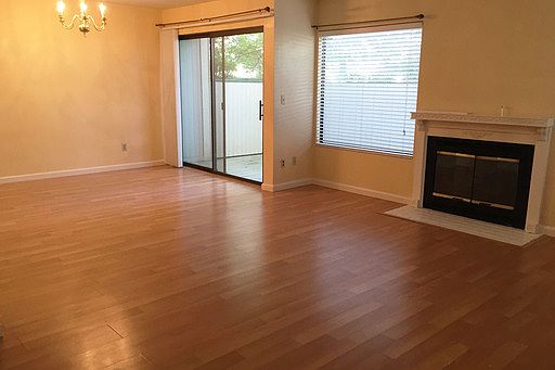 5th image of 2415 Sycamore Glen Dr