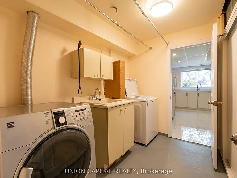 18 Eton St #LOWER — Photo 8