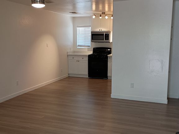 3rd image of 1218 S Farmer Ave APT 105