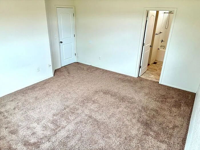831 Lakebrook Ct — Photo 22